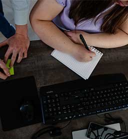 equipo-contable-trabajando-1