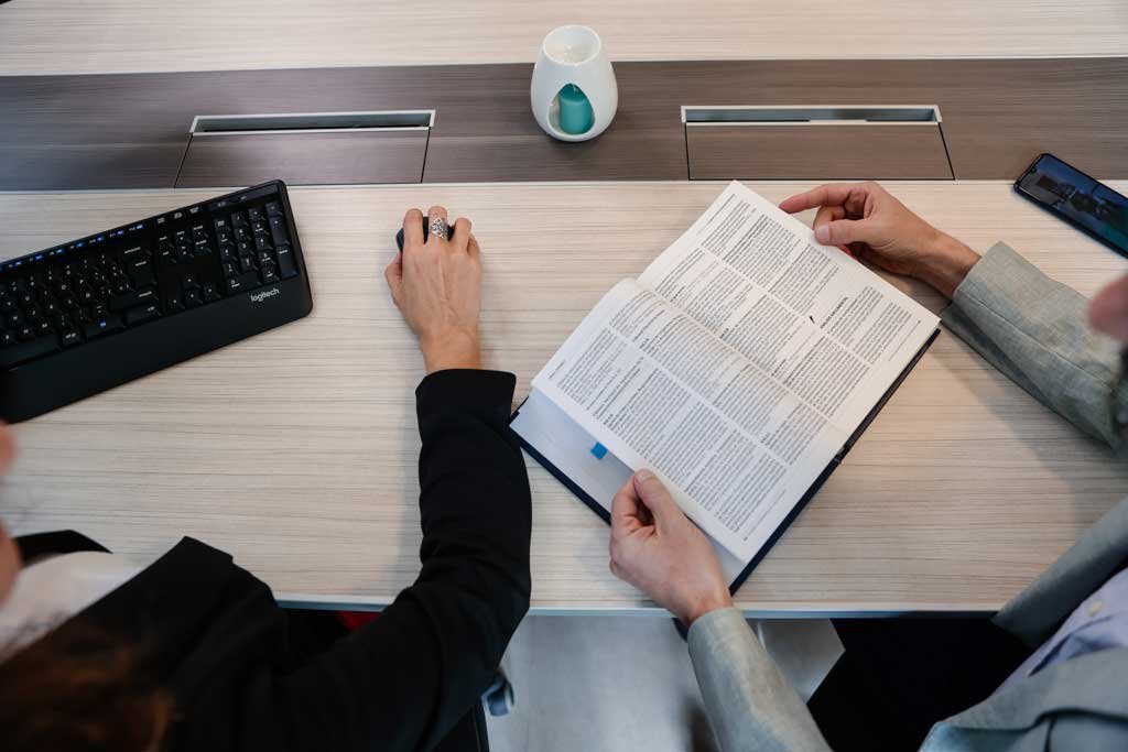 equipo-contable-trabajando